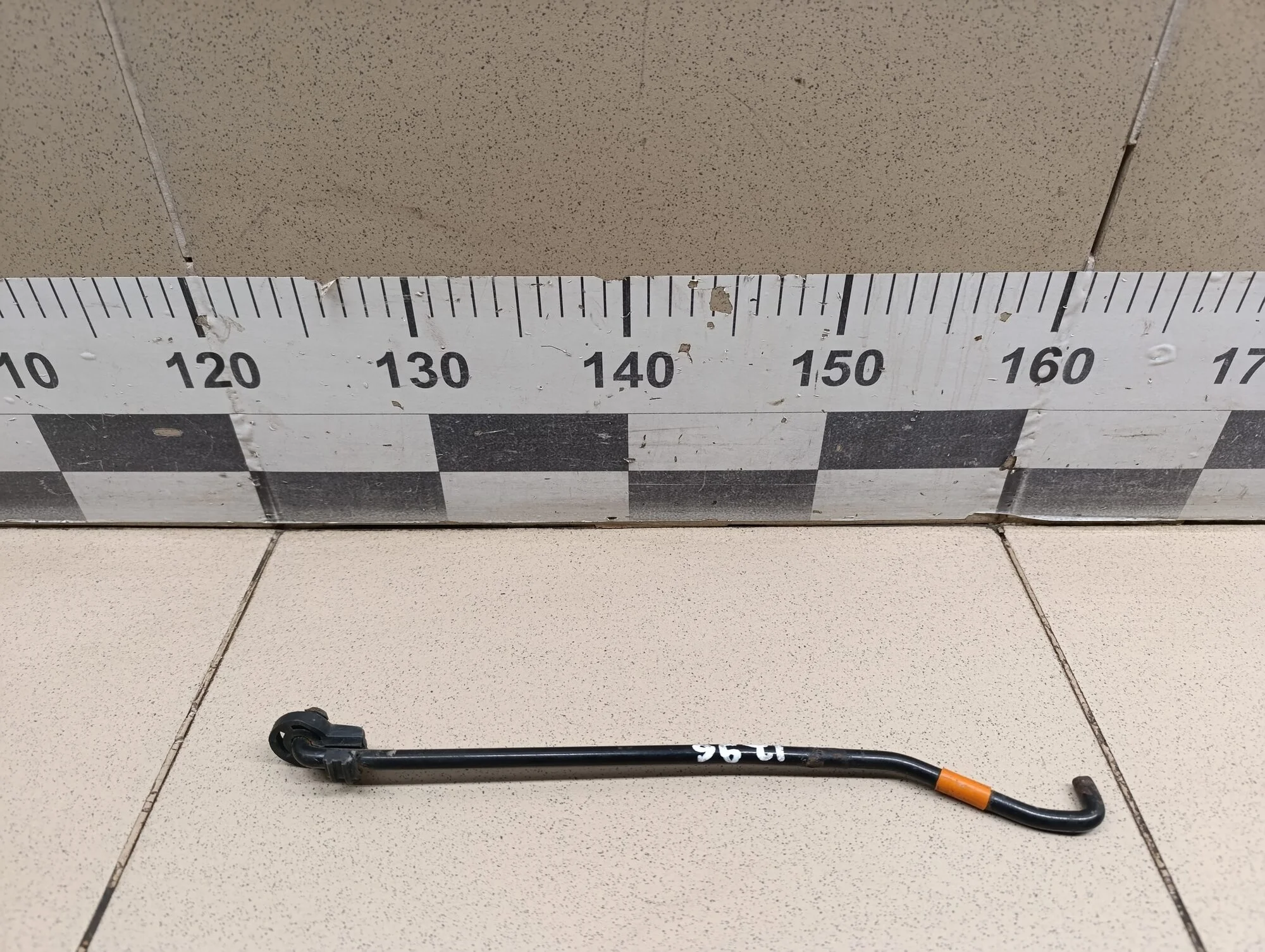 Держатель капота Fabia 2007-2015