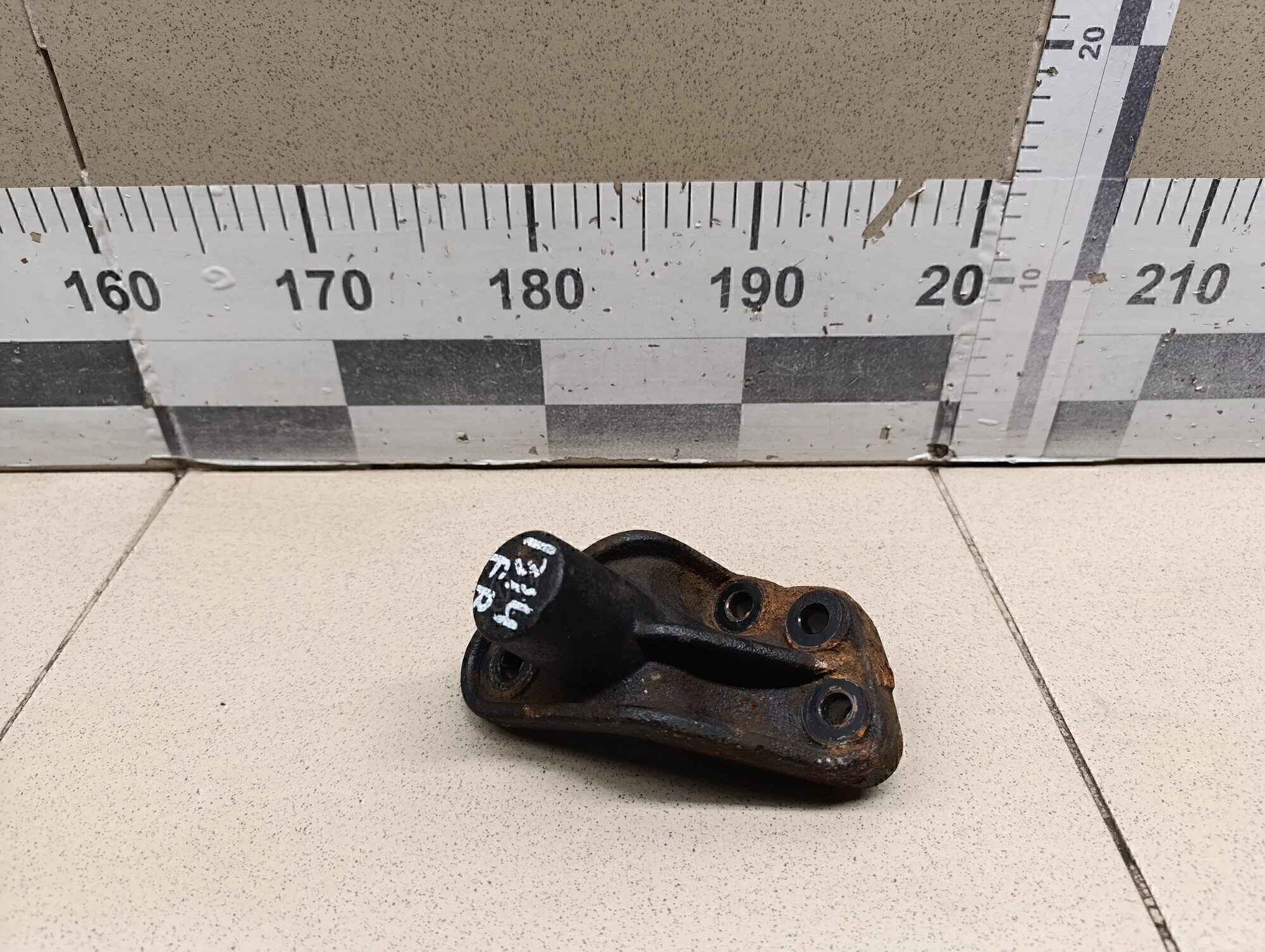 Кронштейн двигателя правый Solaris 2010-2017