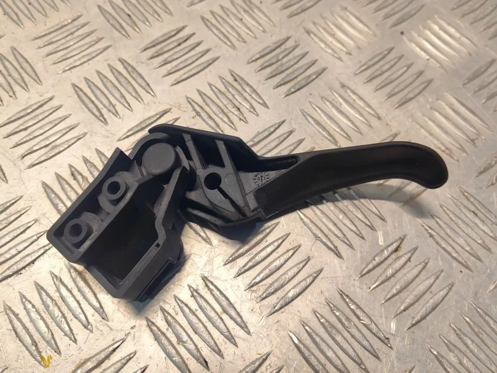 Ручка открывания капота Volkswagen Passat B5+