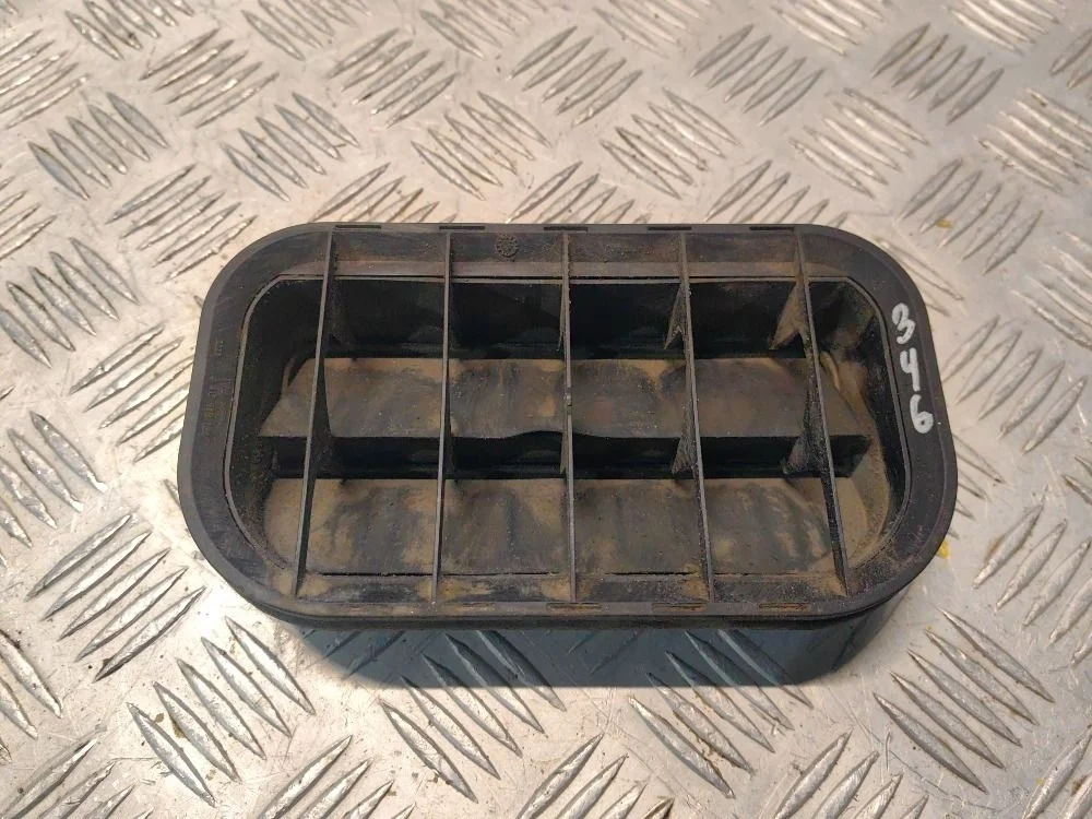 Клапан вентиляции крыла Volkswagen Passat B5+