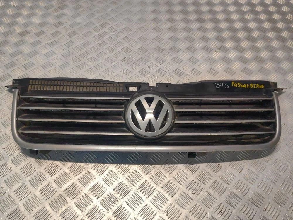 Решетка радиатора VW Passat B5+