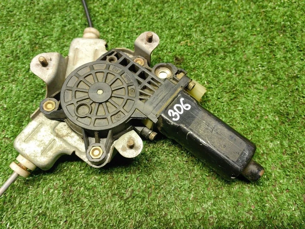 Мотор стеклоподъемника перед. левый Hyundai Accent