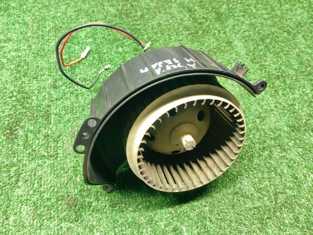 Моторчик отопителя Opel Astra H