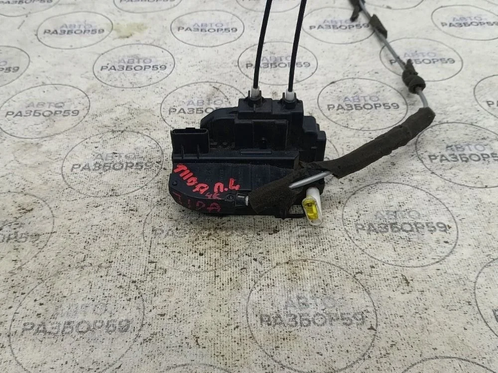 Замок двери передней левой Nissan Tiida C11 рестайлинг (2010—2013)