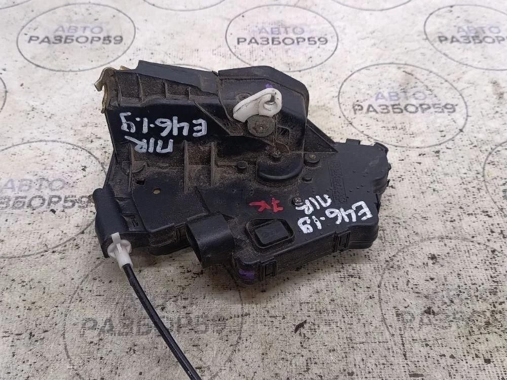 Замок двери передний правый BMW 3 серия E46 рестайлинг (2001—2006)