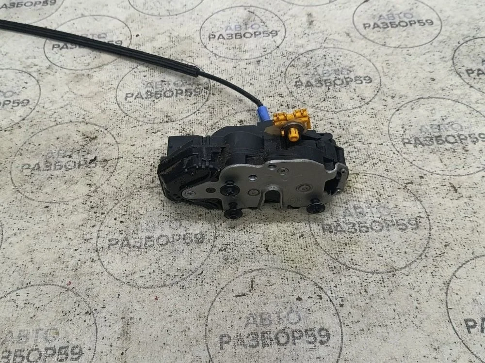 Замок двери передней Opel Mokka I (2012—2016)