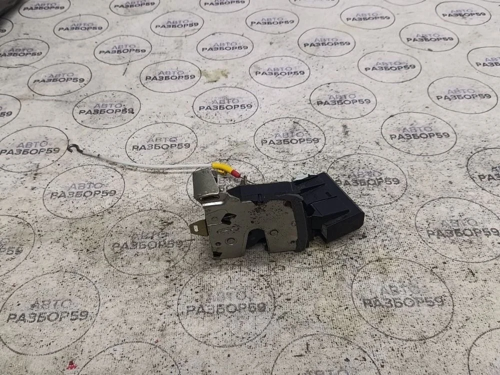 Замок двери задний левый BMW 5 серия E39 рестайлинг (2000—2004)