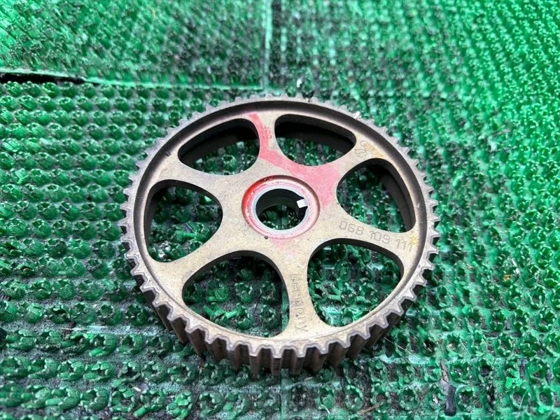 Шестерня распредвала Volkswagen 06B109111