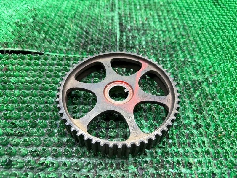Шестерня распредвала Volkswagen 06B109111