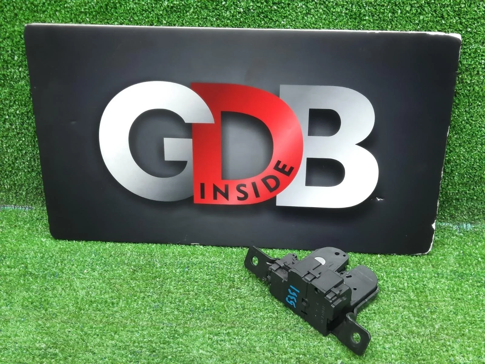 Замок двери багажника BMW 1 series 17.04.2013 51247248075 F20 N13B16A