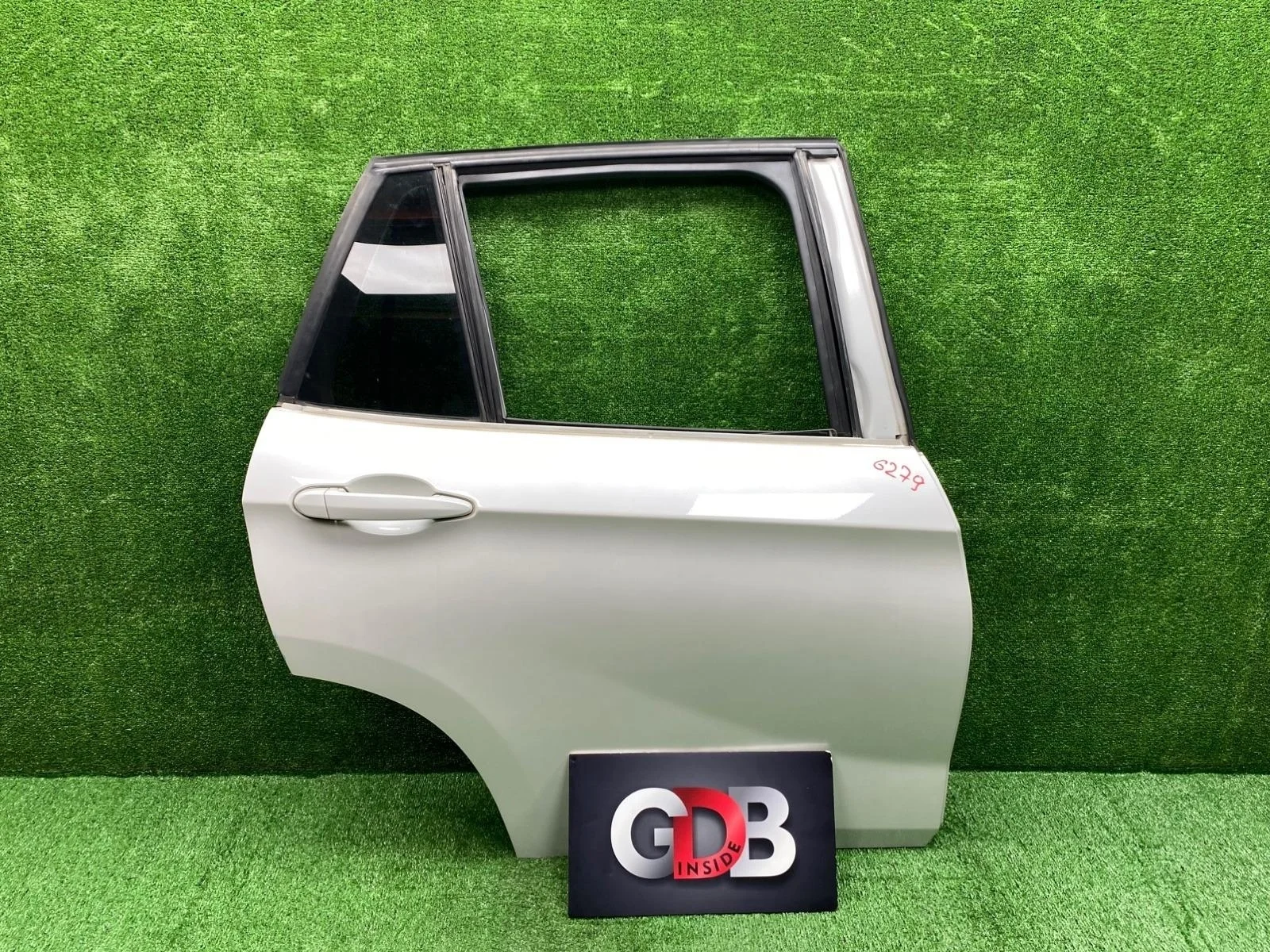 Дверь BMW X1 07.12.2011 41002993820 E84 N20B20A, задняя правая