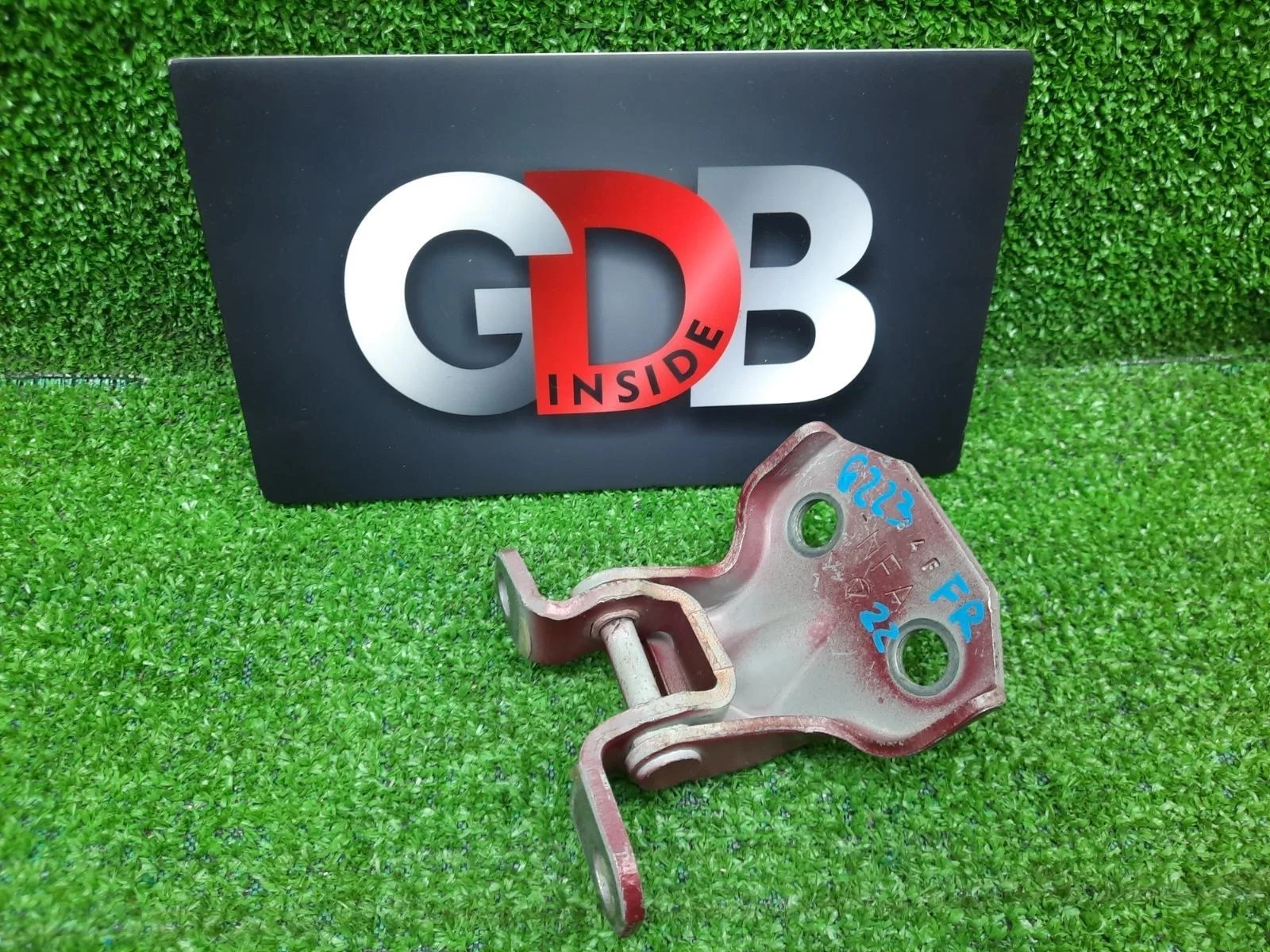 Петля двери Subaru Forester 12.04.2008 61220FA000 SH5 EJ205, передняя