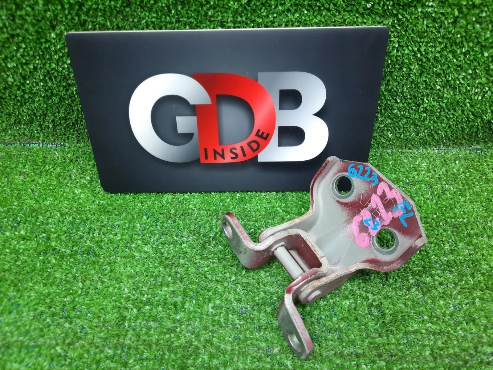 Петля двери Subaru Forester 12.04.2008 61220FA010 SH5 EJ205, передняя