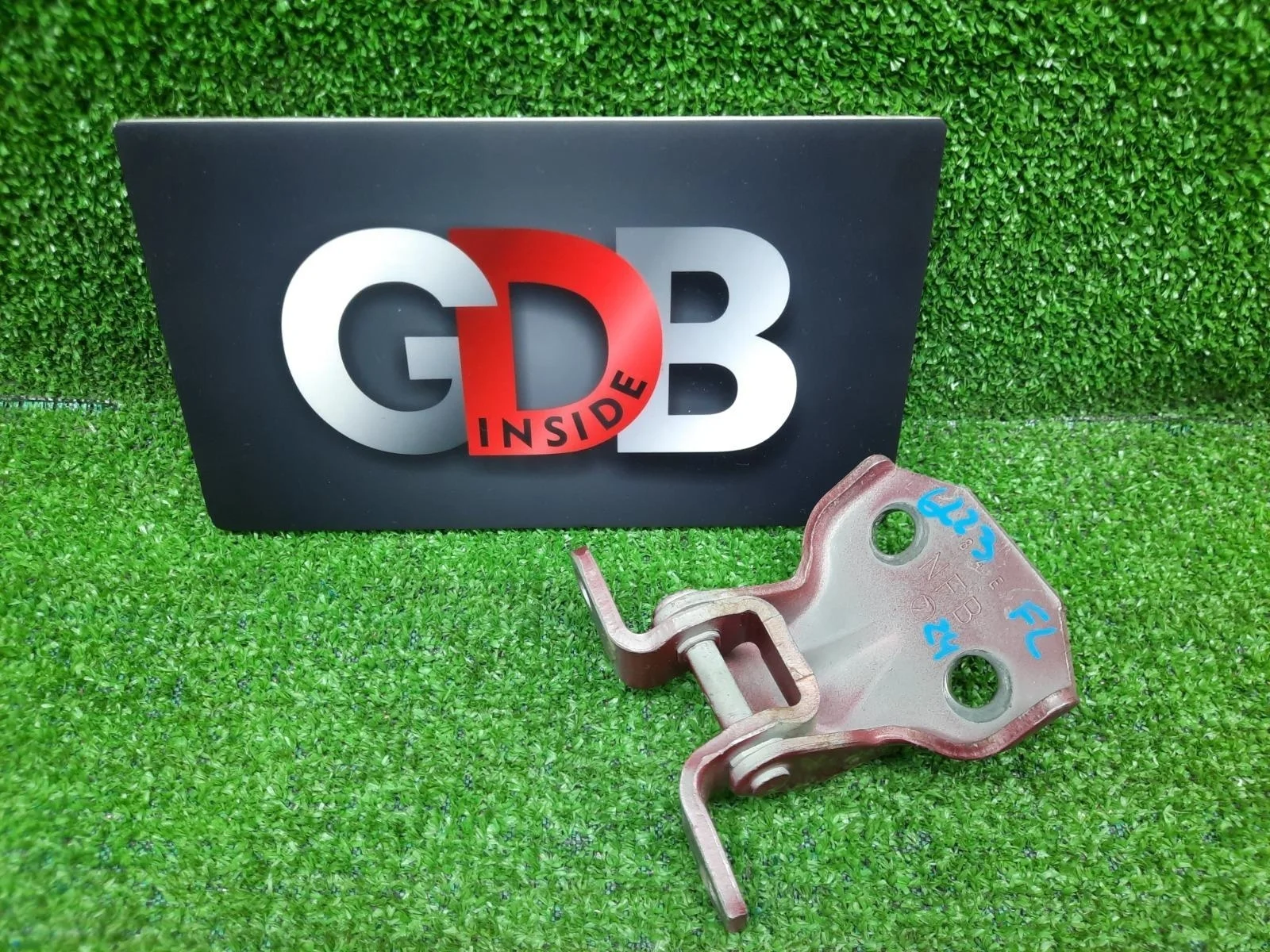 Петля двери Subaru Forester 12.04.2008 61220FA010 SH5 EJ205, передняя