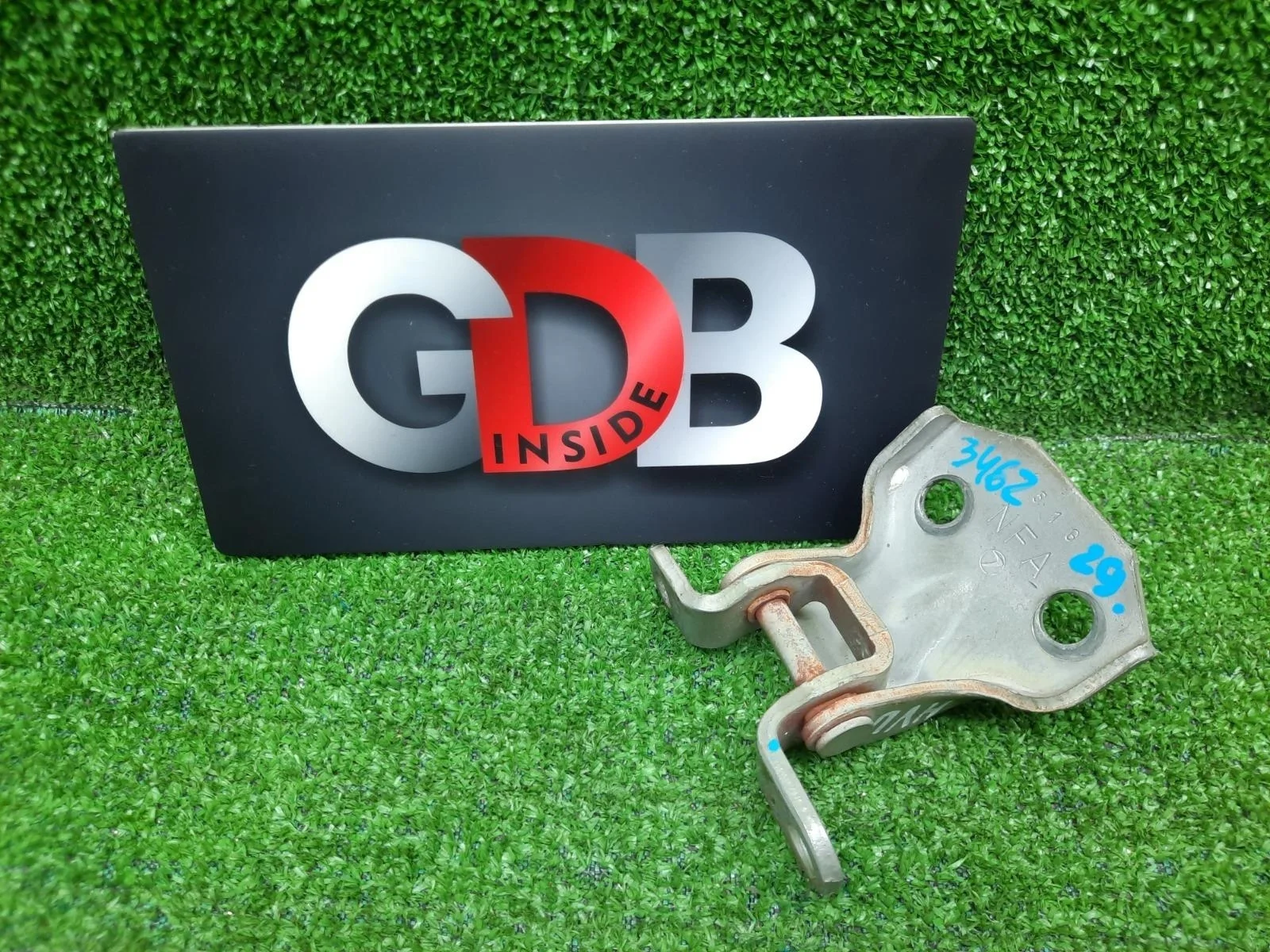 Петля двери Subaru Forester 21.01.2005 61220FA000 SG5 EJ205, передняя