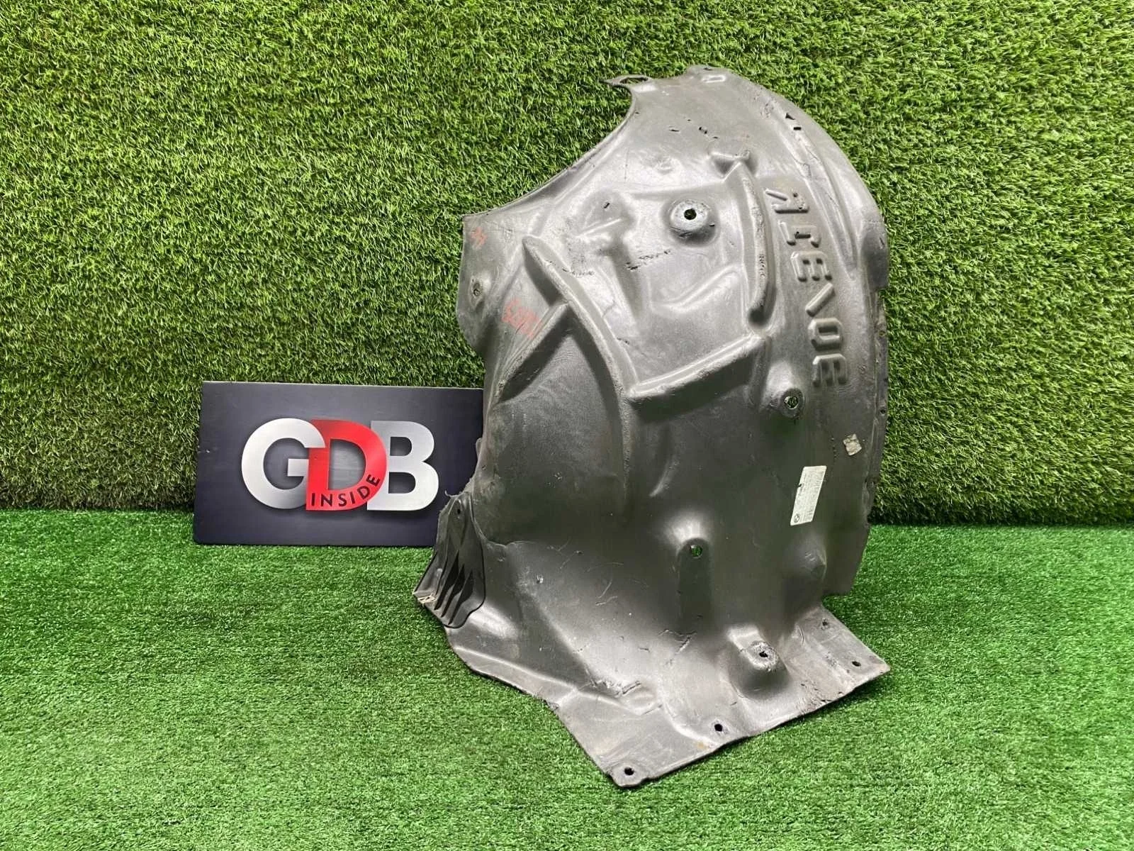 Подкрылок BMW 3 series 30.10.2015 51717260700 F30 N47D20C, передний правый