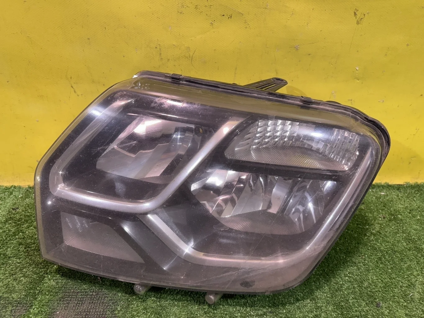 Фара левая  Renault Duster 2015 260605020R 41745