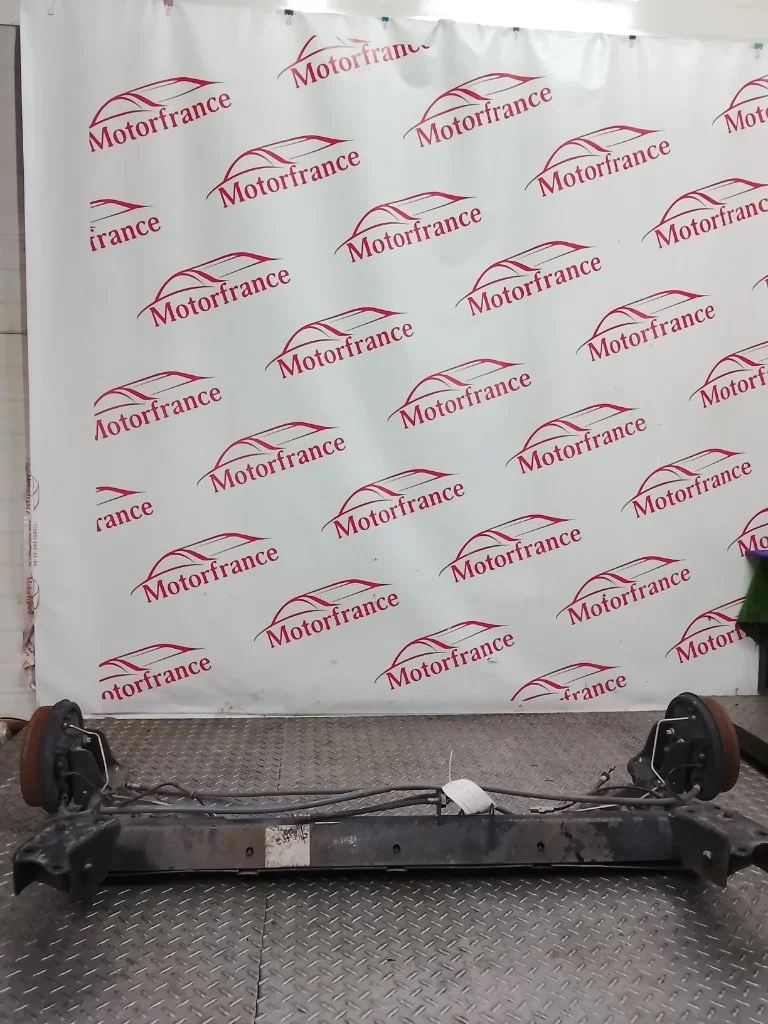 Балка задняя Dacia Sandero 2012 555019768R 1