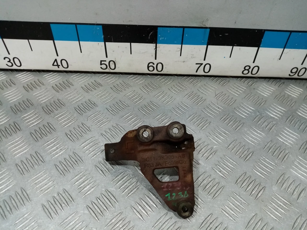 [Б/У] Кронштейн промежуточного вала [Код: 00686509 ]