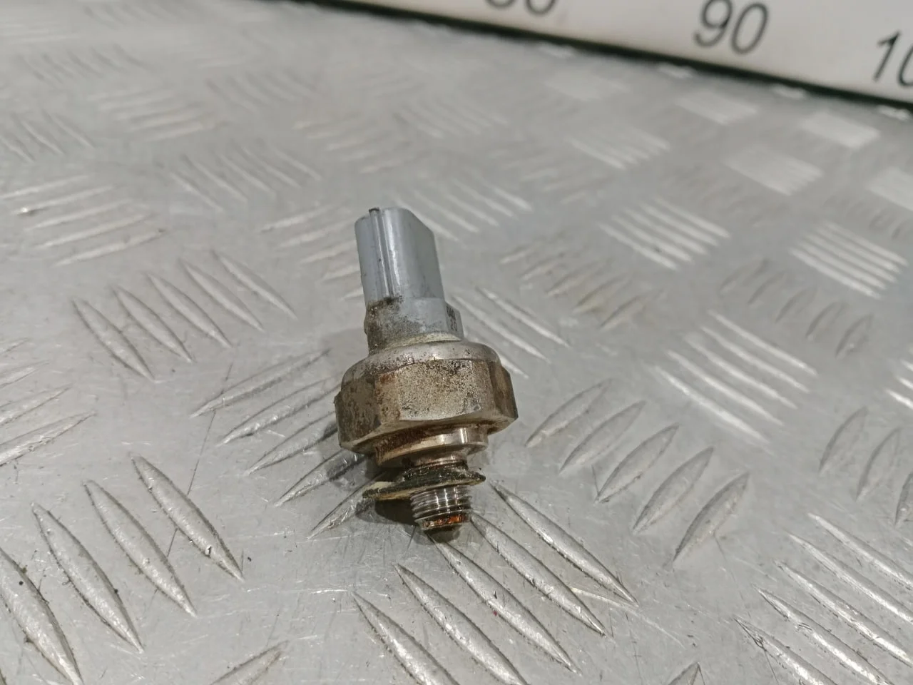 [Б/У] Датчик давления масла Infiniti Nissan [Код: 00687394 ]