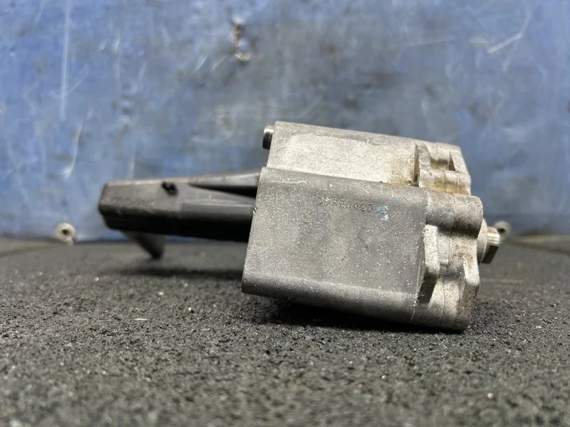 Насос масляный Mazda 6 2012 LF0214100A GH