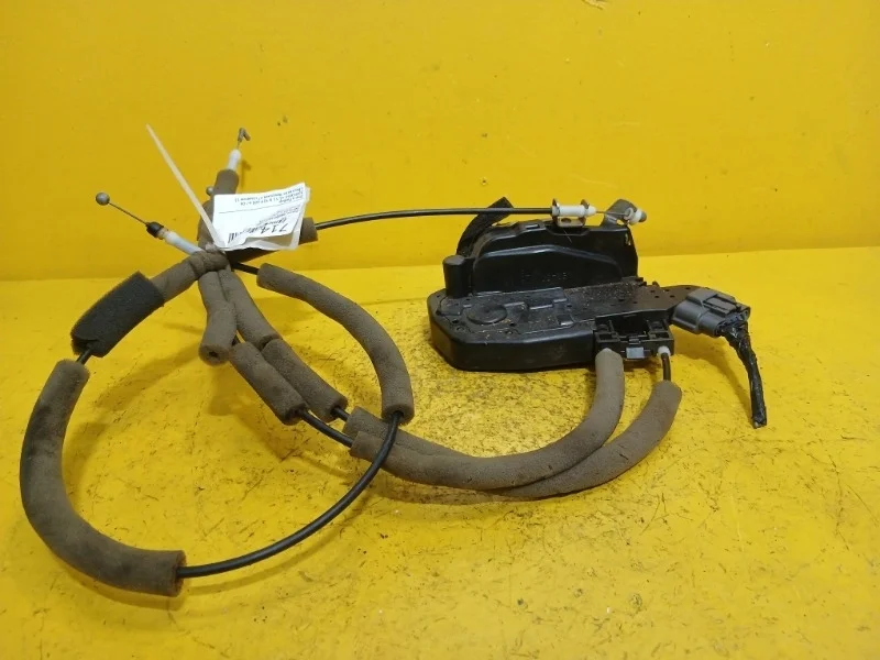 Замок двери Infiniti G 2008-2014