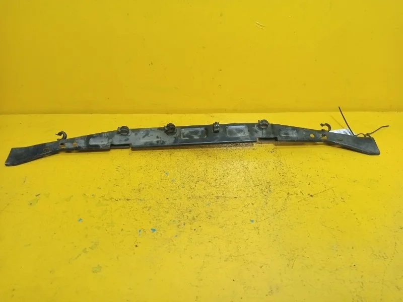 Кронштейн бампера MITSUBISHI Outlander 1 2003-2007