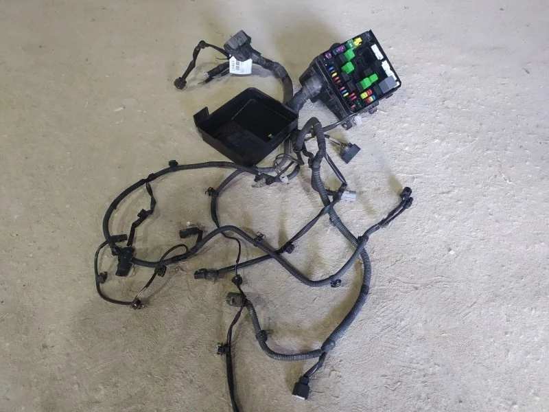 Корпус блока предохранителей Mitsubishi Outlander XL 2006-2012