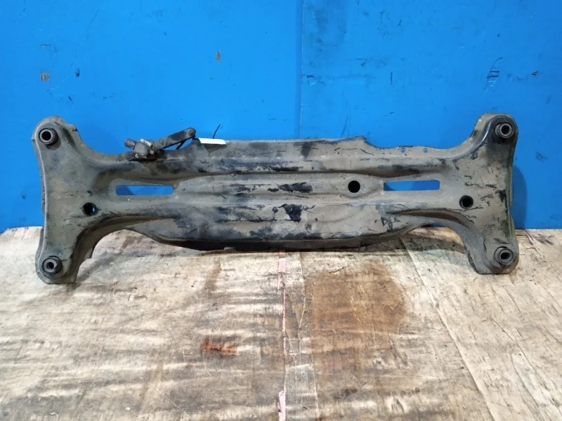 Подрамник Toyota Camry XV30 2000-2005