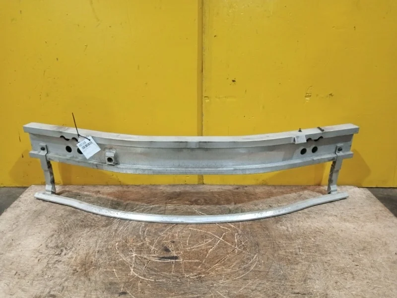 Усилитель бампера Infiniti M 2010-2013