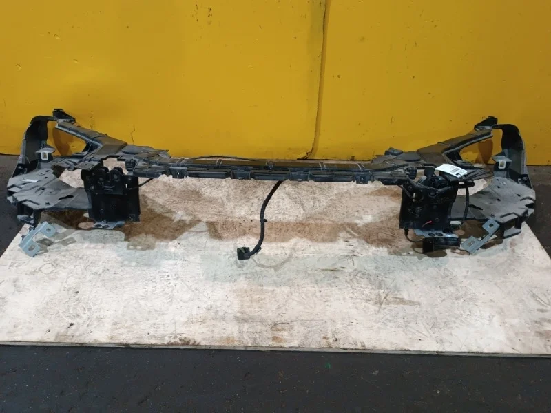 Панель передняя Volvo V40 2013-2018