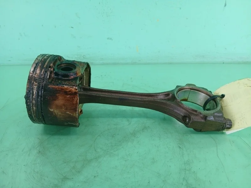 Поршень с шатуном Mazda 3 2003-2009