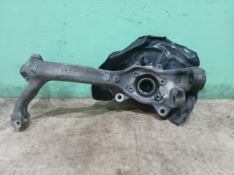 Кулак поворотный Audi A6 2004-2010