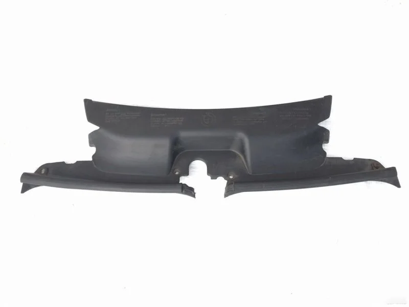 Накладка замка капота BMW X3 E83