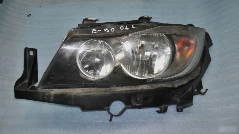 Фара halogen BMW 5 E90