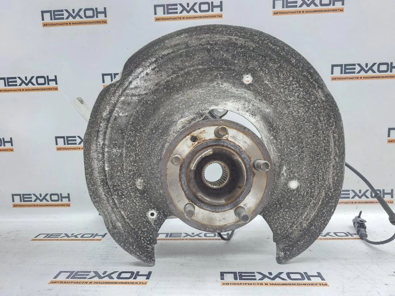 Кулак LAND ROVER Range Rover Sport 2016 LR043593 L494 3.0 306DT, задний правый