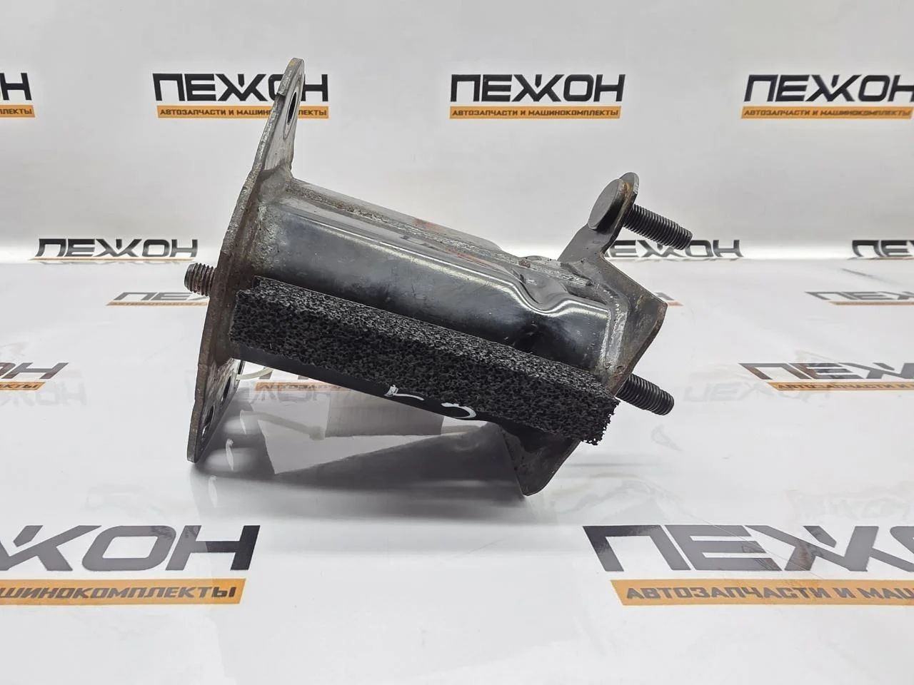 Кронштейн усилителя бампера TOYOTA LAND CRUISER PRADO 2021 5202660050 J150 2.8 1GDFTV, передний левый