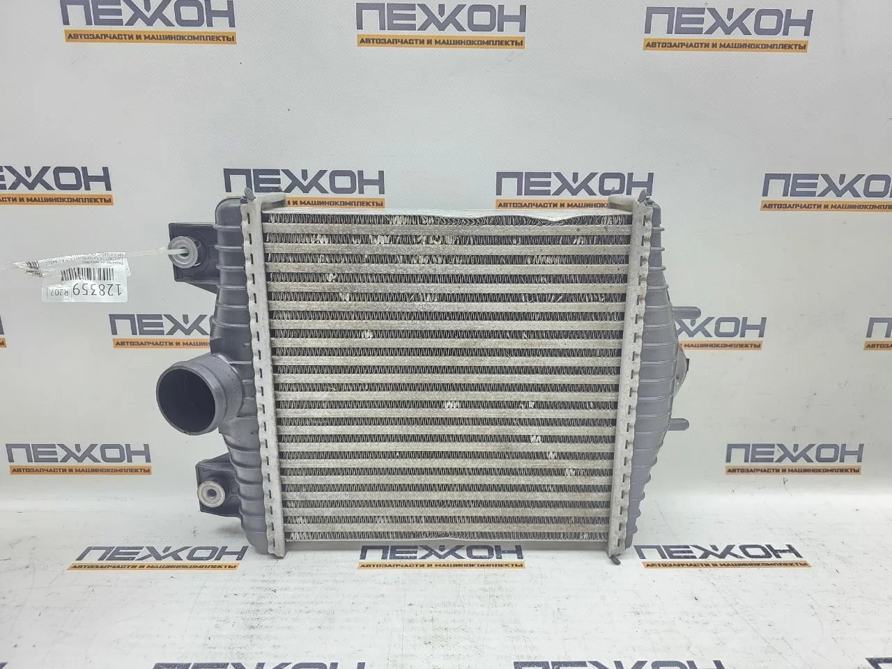 Радиатор интеркулера LAND ROVER Range Rover 2016 LR036432 L405 4.4 448DT