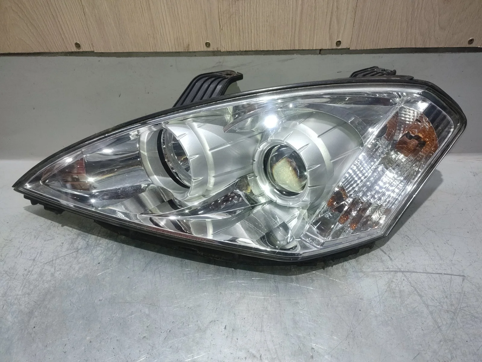 Фара SsangYong Kyron 2009 D130