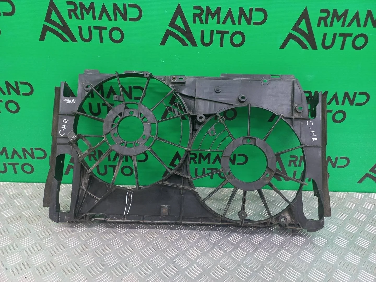 Диффузор вентилятора Toyota RAV4 2005-2013 XA30