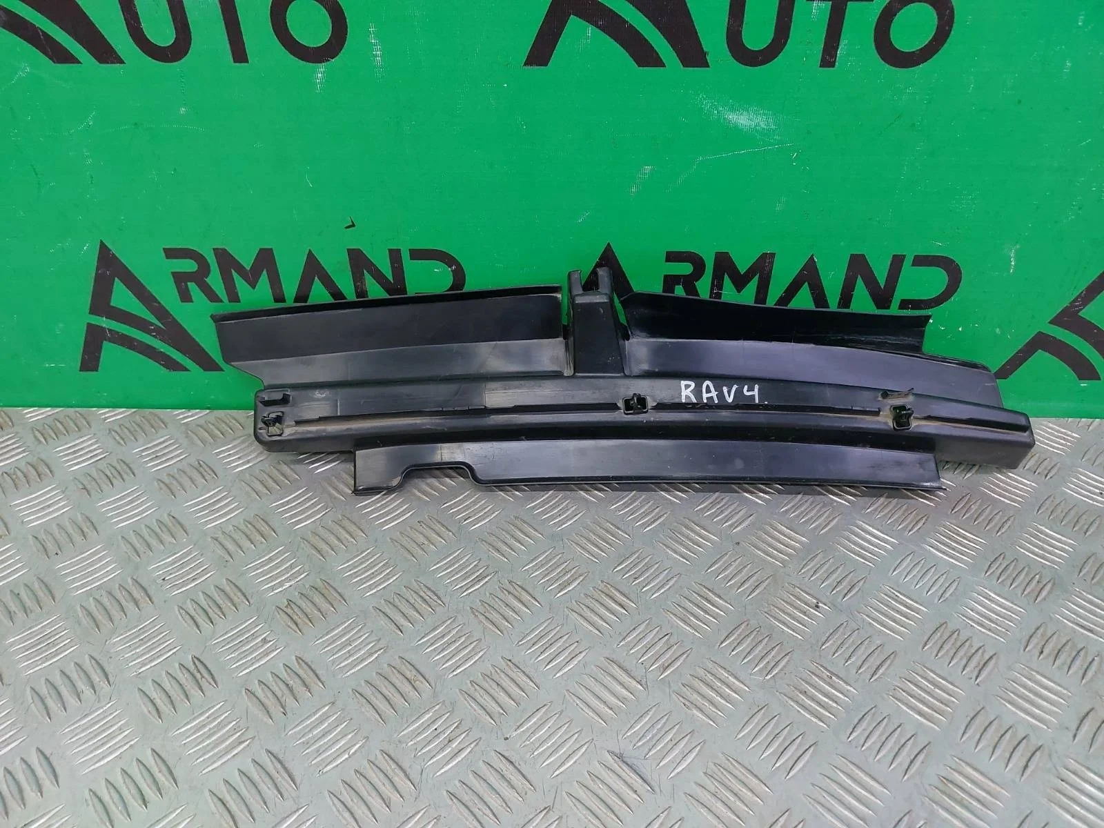 Накладка жабо Toyota RAV4 2012-2019 CA40