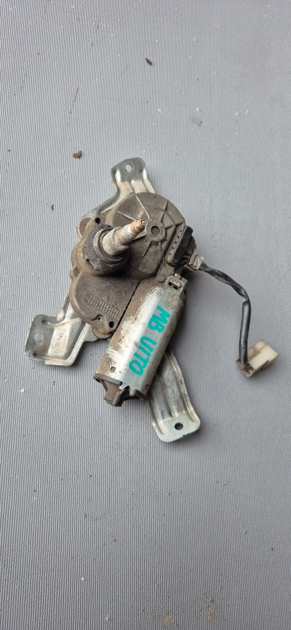 Моторчик стеклоочистителя задний Mercedes Vito 638