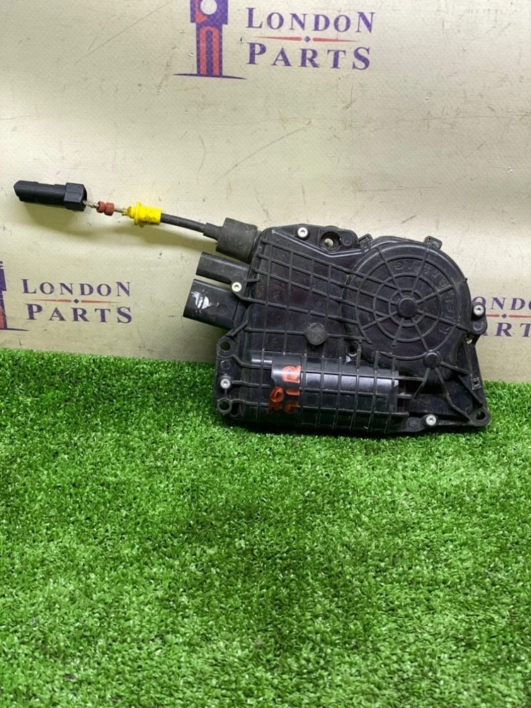 Доводчик двери BMW X5 E70