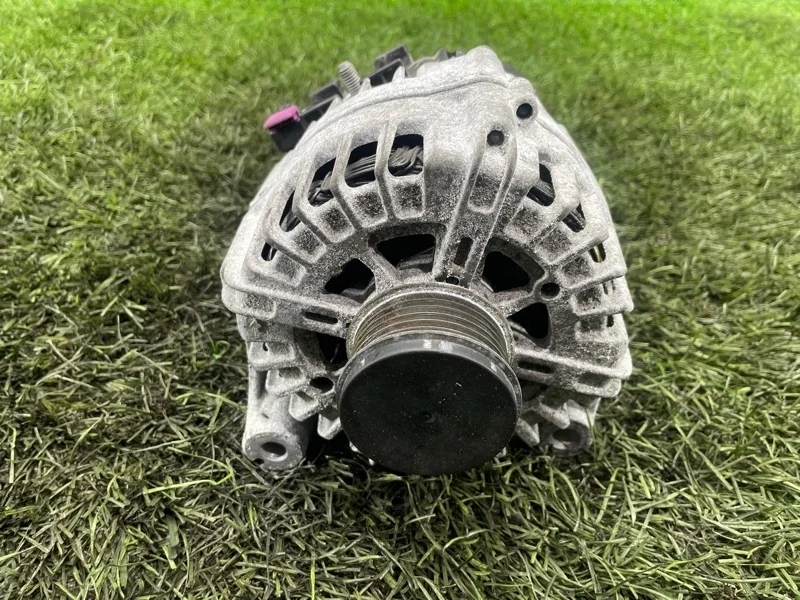 Генератор BMW X5 2014 12318570675 F15 N57D30A