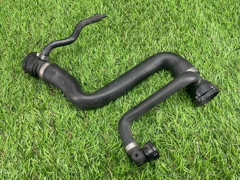 Патрубок системы охлаждения BMW 3 2010 17127531768 E90 N46B20BD, левый