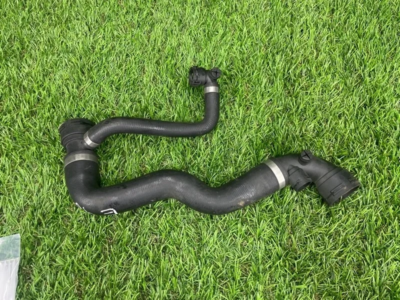 Патрубок системы охлаждения BMW 3 17127520668 E46, левый