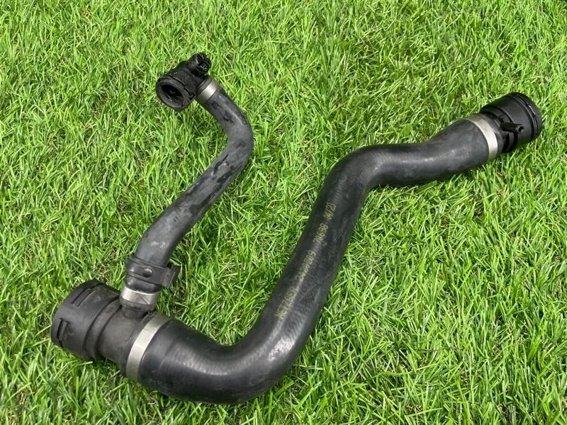 Патрубок системы охлаждения BMW 3 17127531768 E92, левый