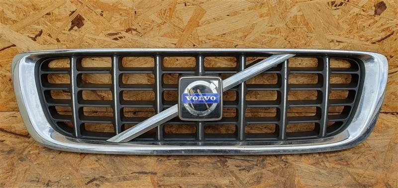 Решетка радиатора Volvo V70 2008 30678627