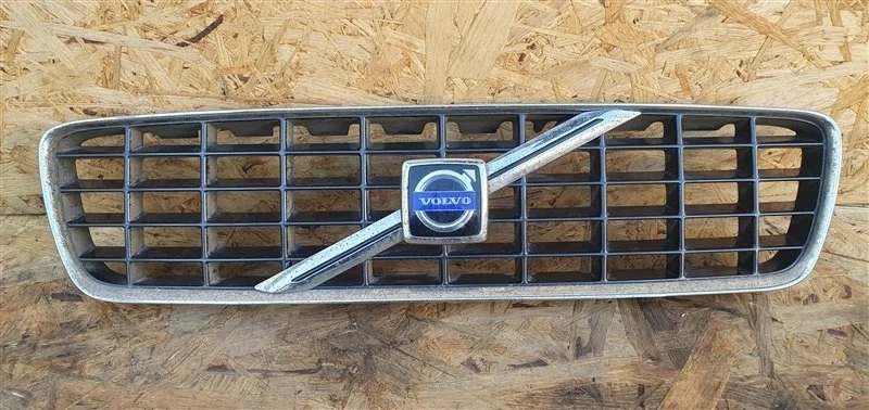 Решетка радиатора Volvo S60 2001 9151881