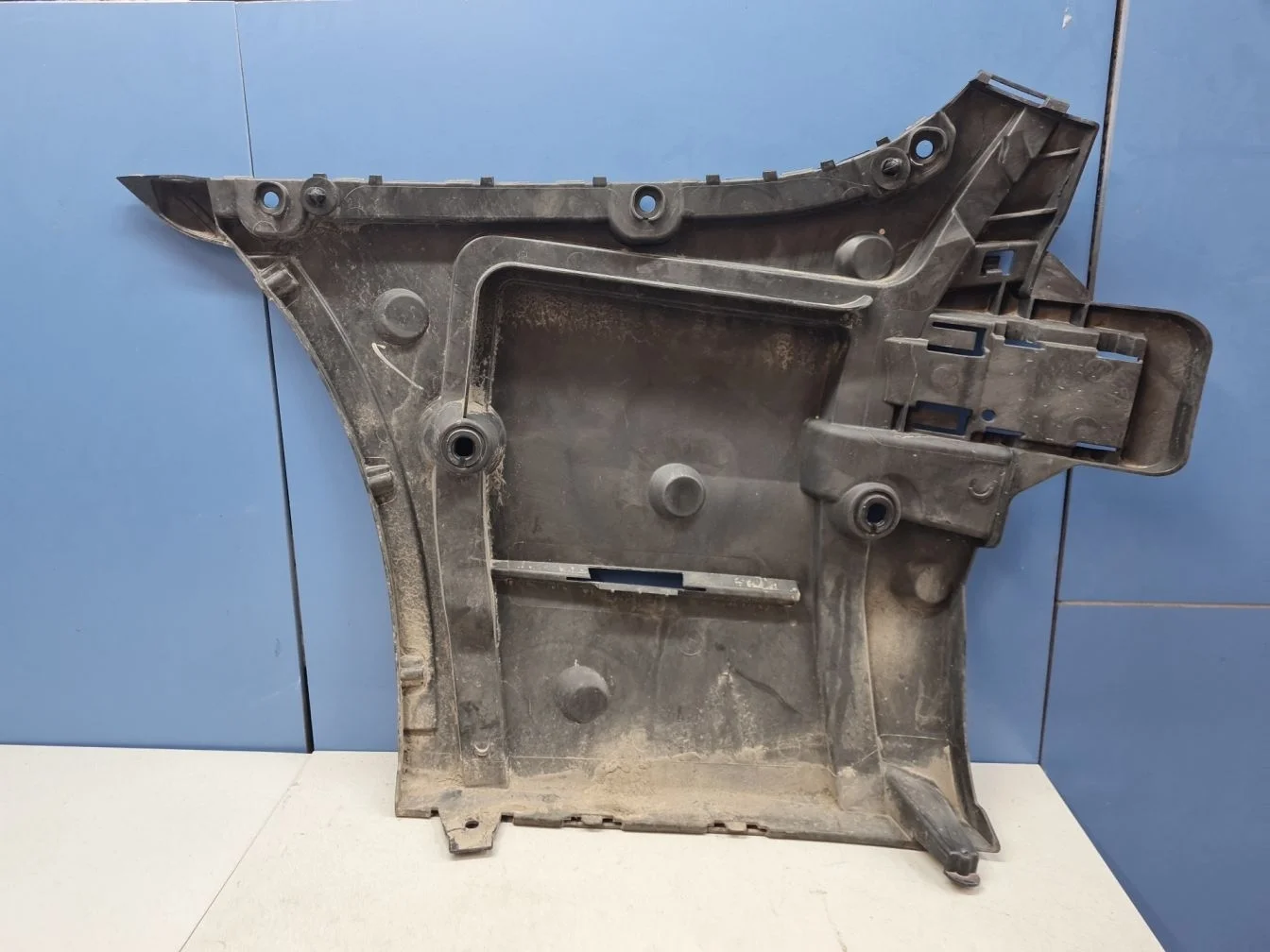 Кронштейн бампера заднего правый для BMW 5 G30 F90 2016-